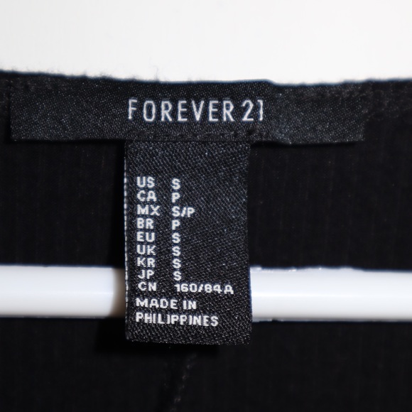 F21 Black V-Neck Ribbed Bodysuit - Picture 4 of 4